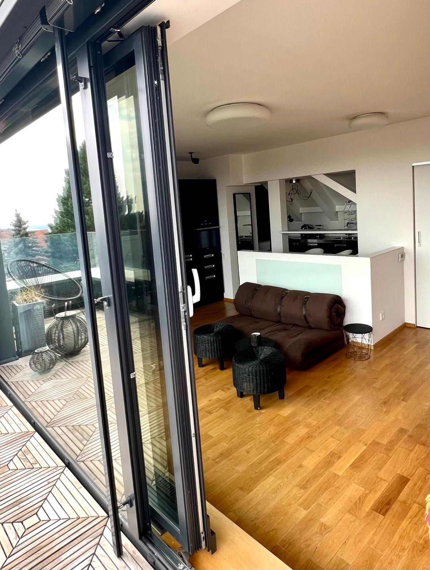 Apartman Se Saunou A Terasou S Vyhledem Na Brünn Exterior foto